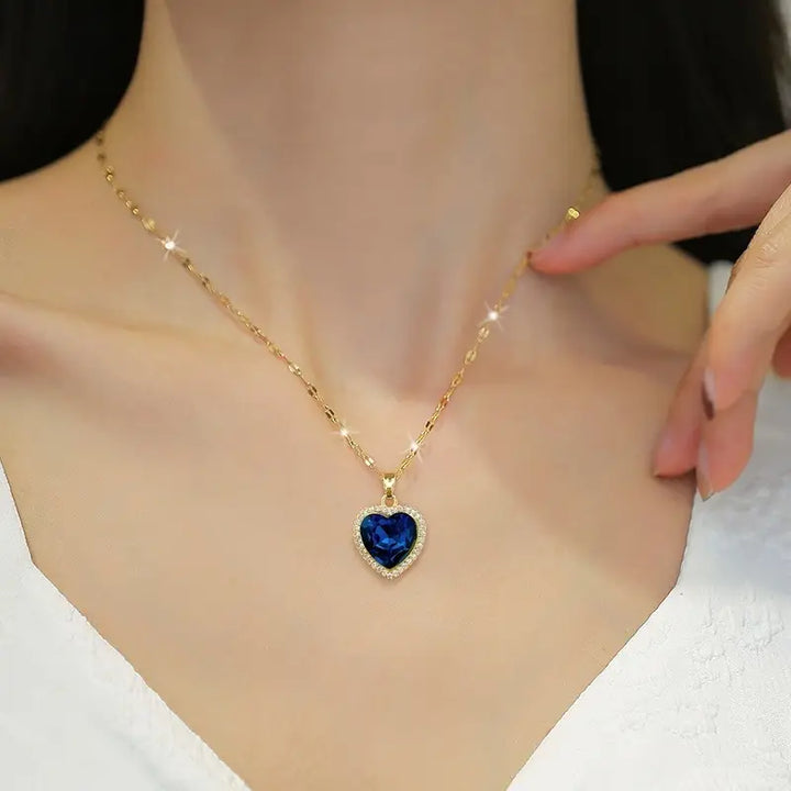Jaselle Vireyne Gold Necklace